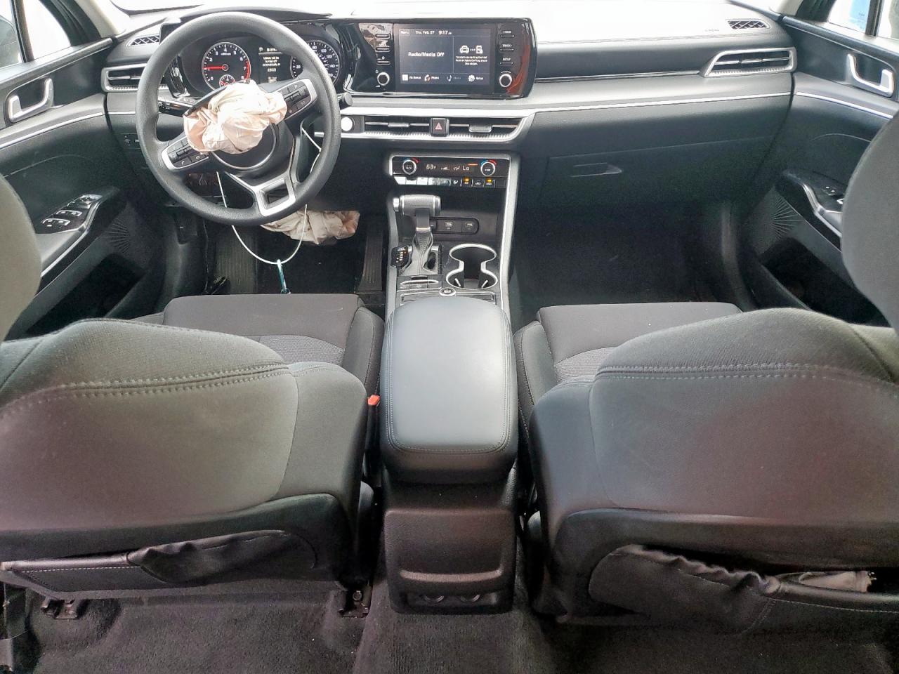 2023 Kia K5 - Image 8