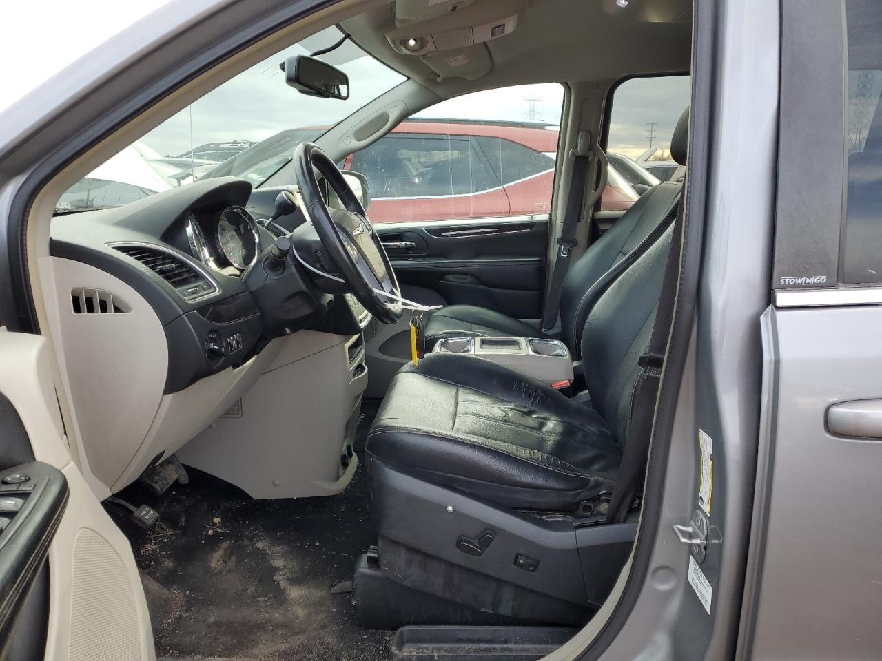 2014 Chrysler Town & Country - Image 7