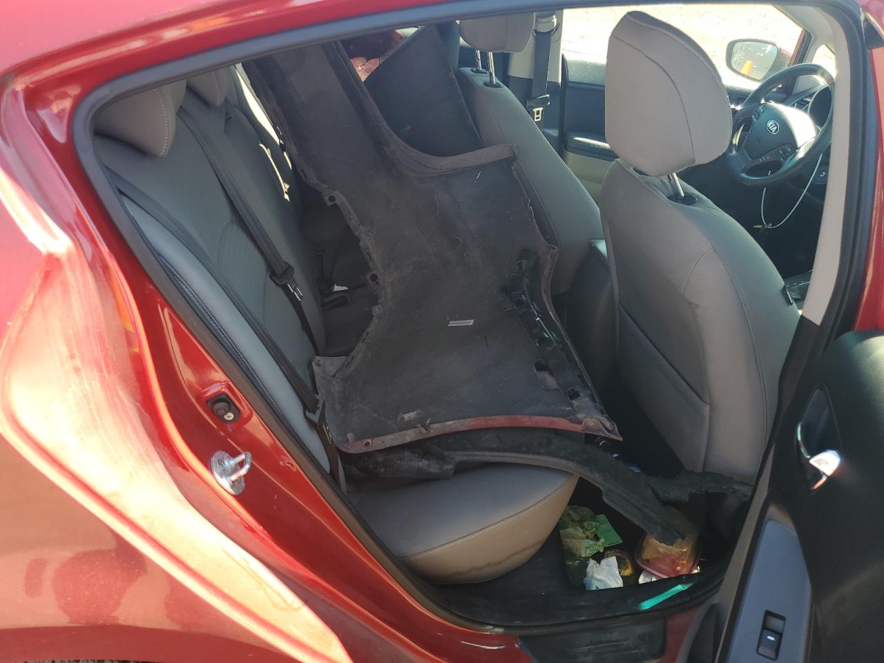 2014 Kia Forte - Image 13