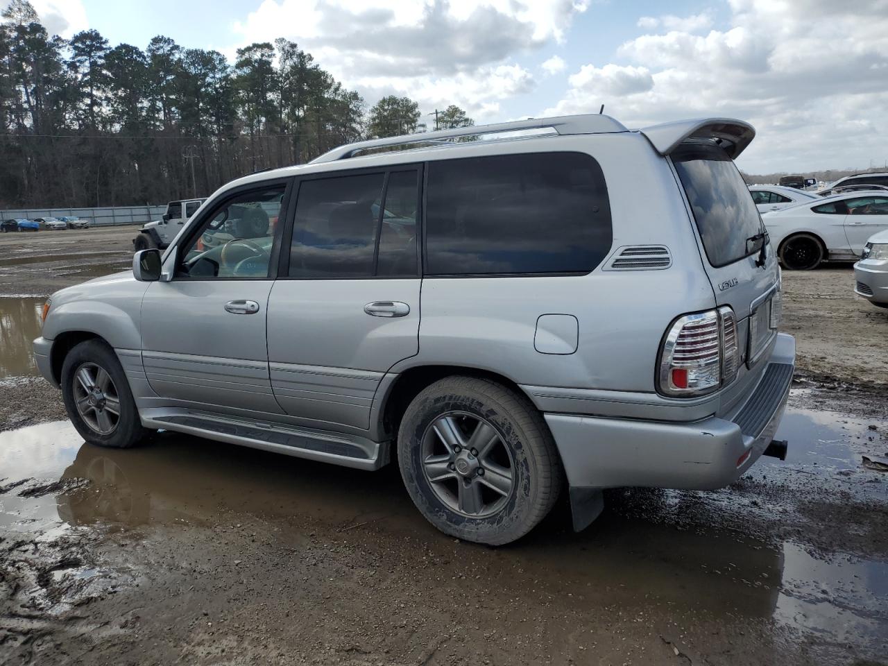 2006 Lexus LX - Image 2
