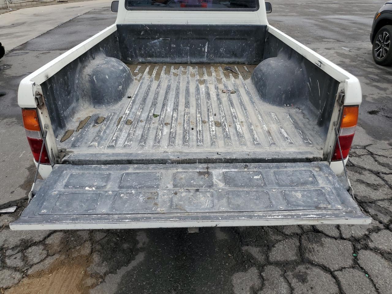 1998 Toyota Tacoma - Image 10