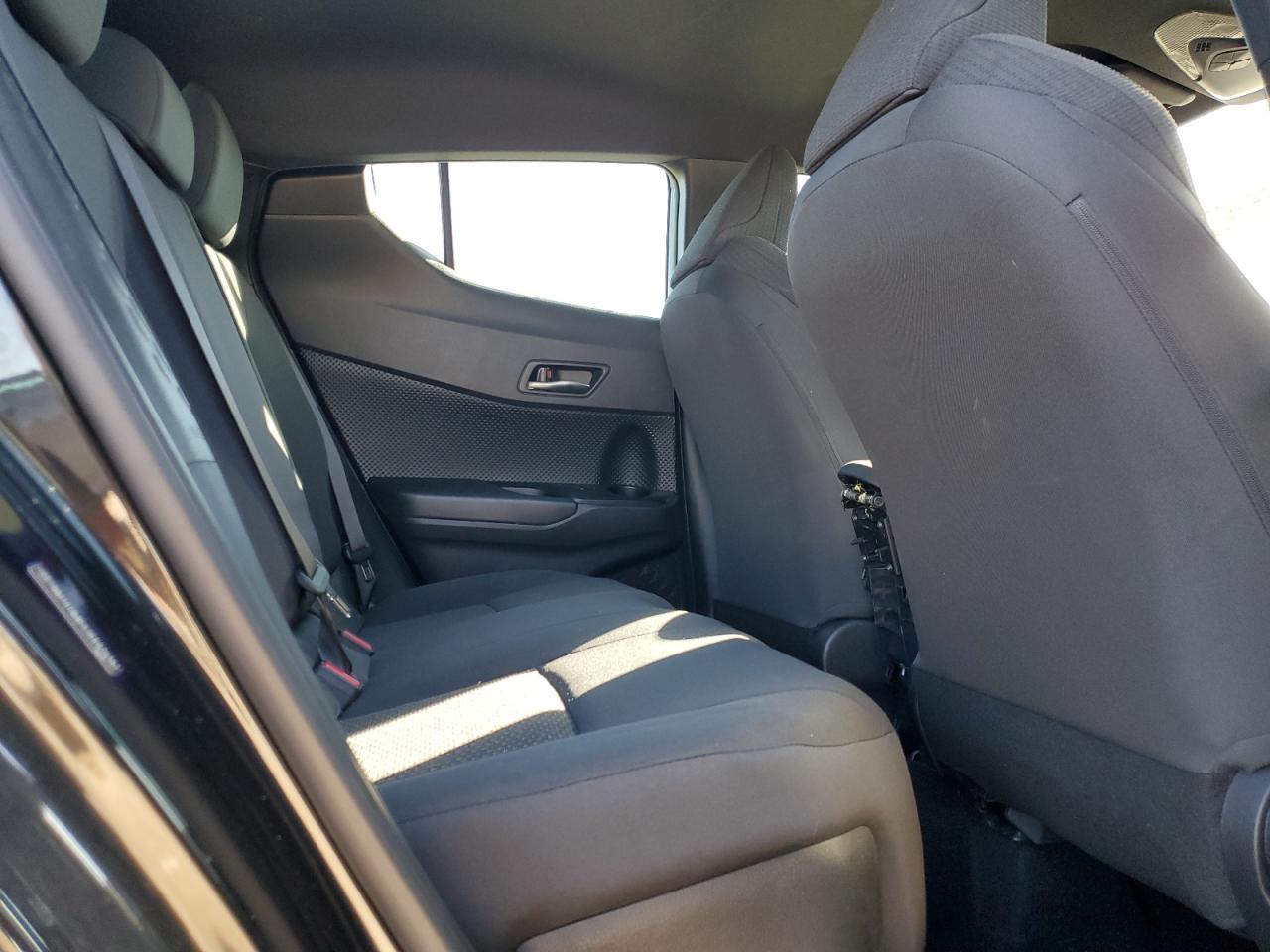 2019 Toyota C-HR - Image 11