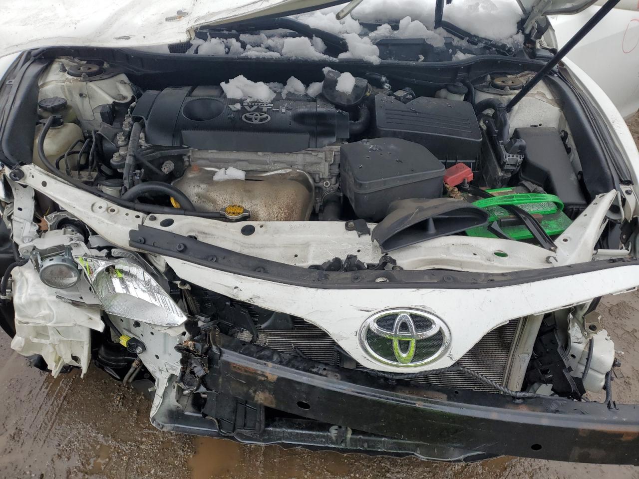 2010 Toyota Camry - Image 11