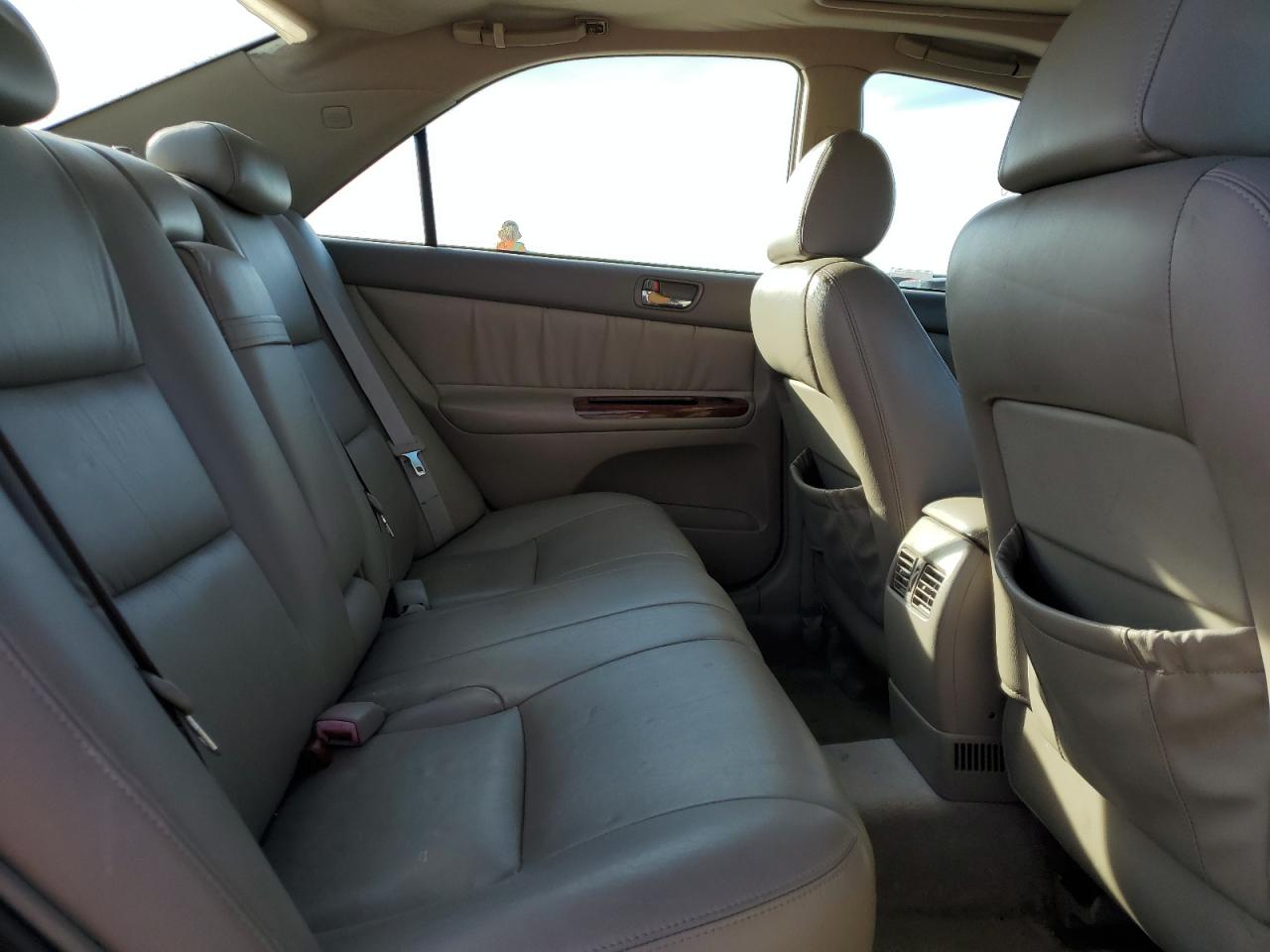 2004 Toyota Camry - Image 10