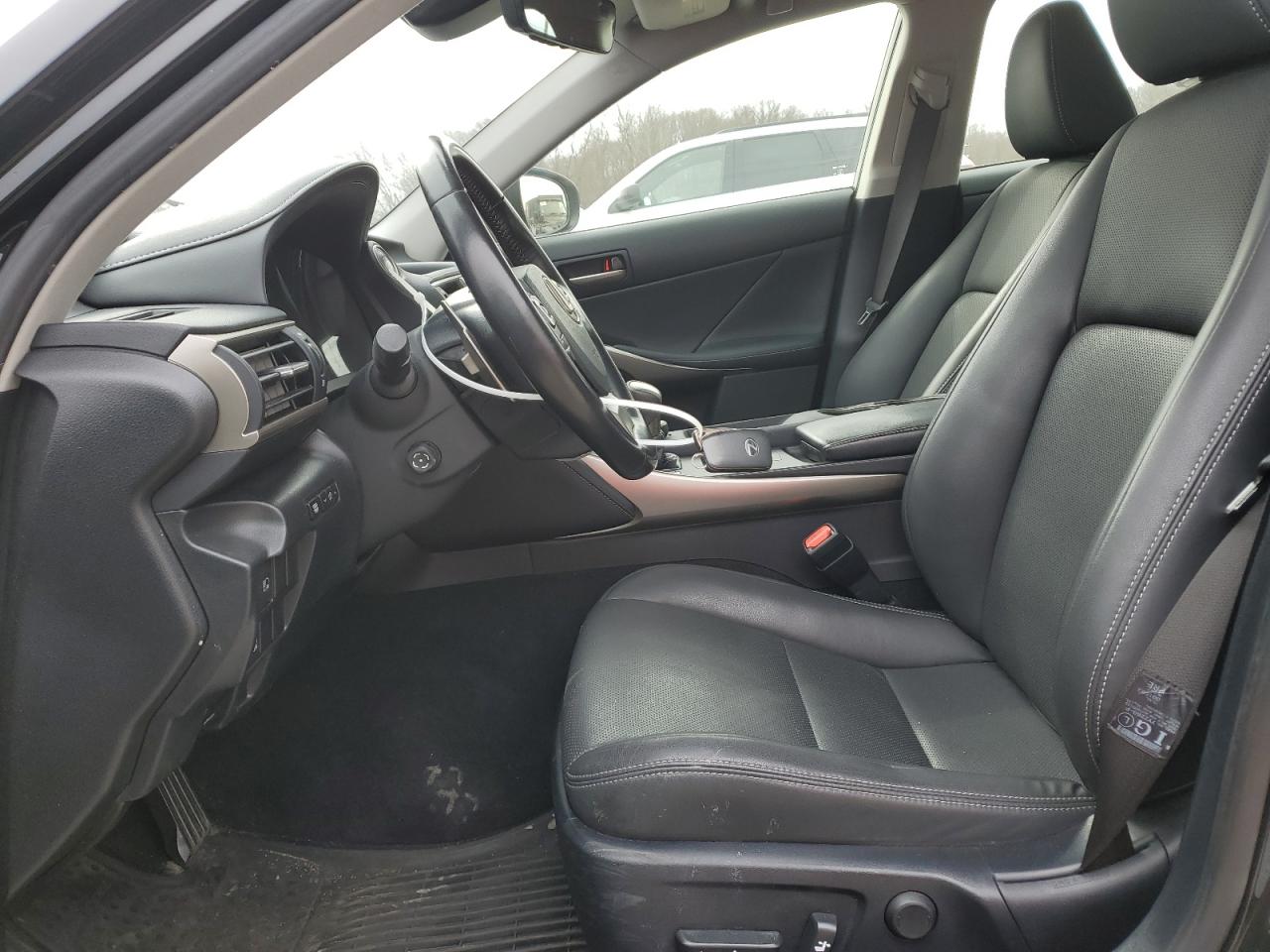 2018 Lexus IS - Image 7
