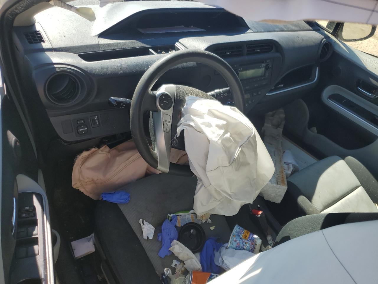 2014 Toyota Prius - Image 8