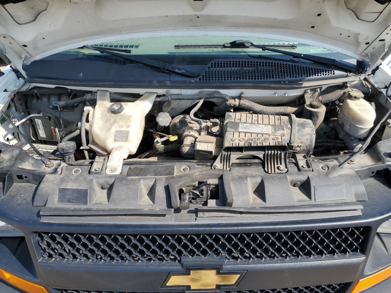 2017 Chevrolet Express - Image 12