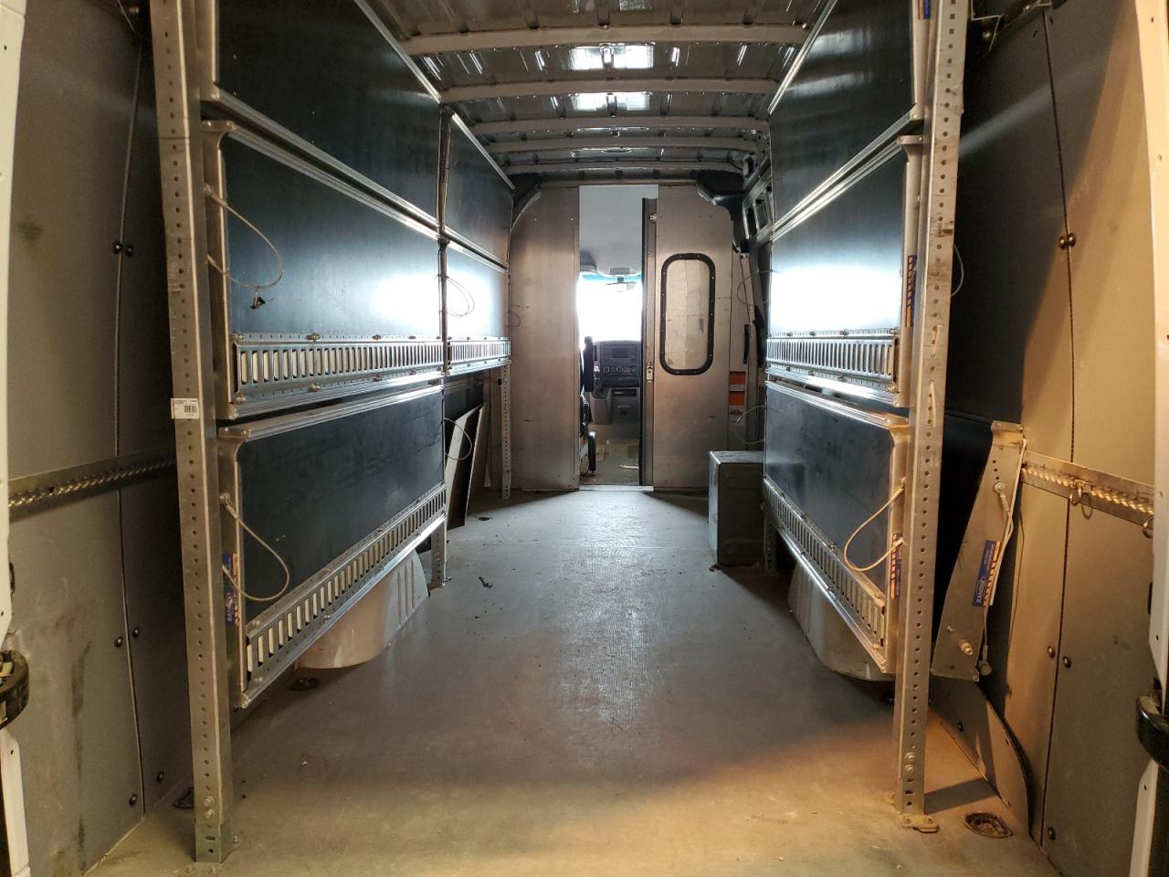 2015 Mercedes-Benz Sprinter - Image 10