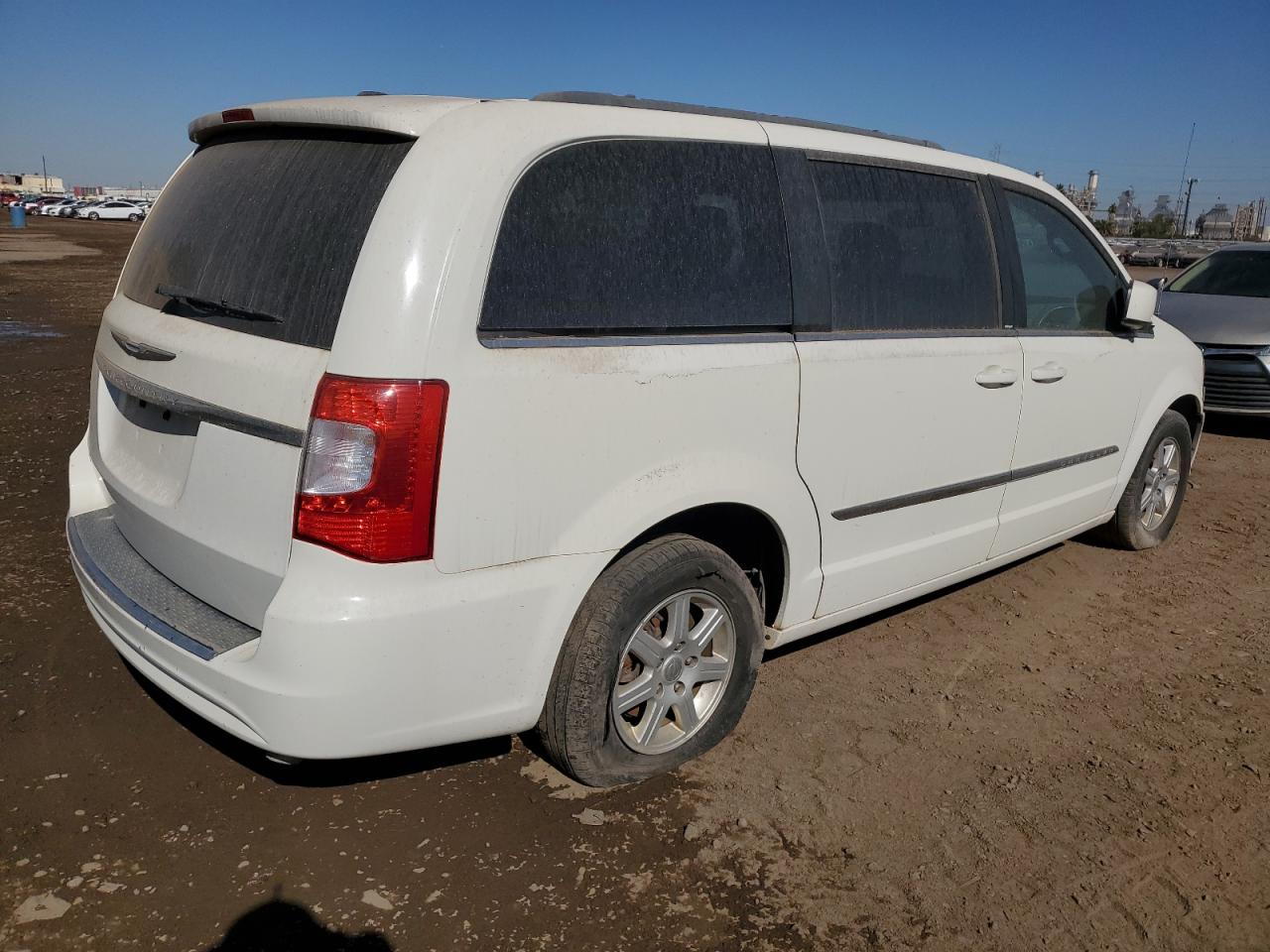 2012 Chrysler Town & Country - Image 3