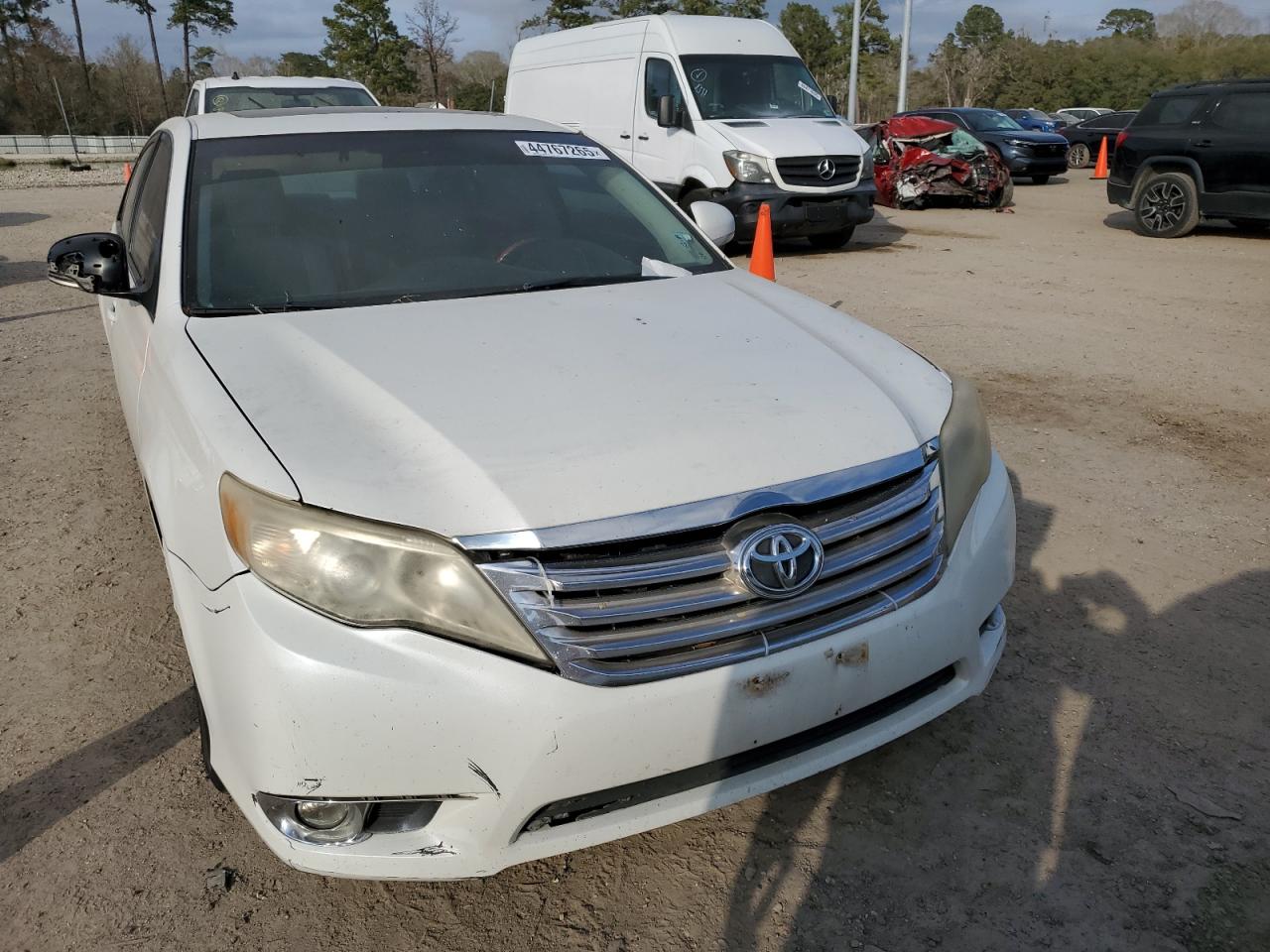 2011 Toyota Avalon - Image 5