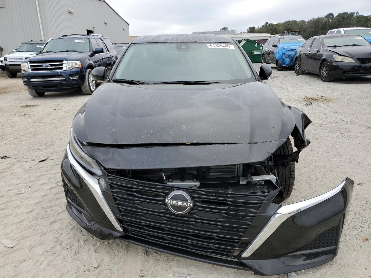2024 Nissan Altima - Image 5