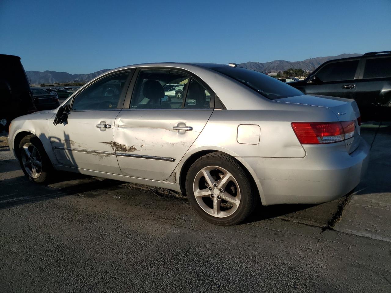 2008 Hyundai Sonata - Image 2