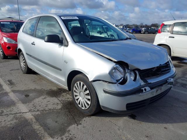 2003 VOLKSWAGEN POLO S AUT