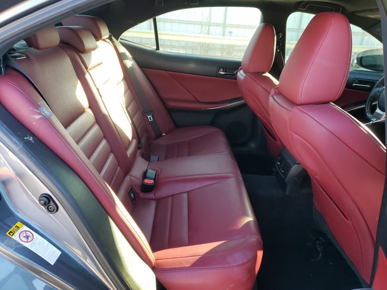 2014 Lexus IS - Image 10