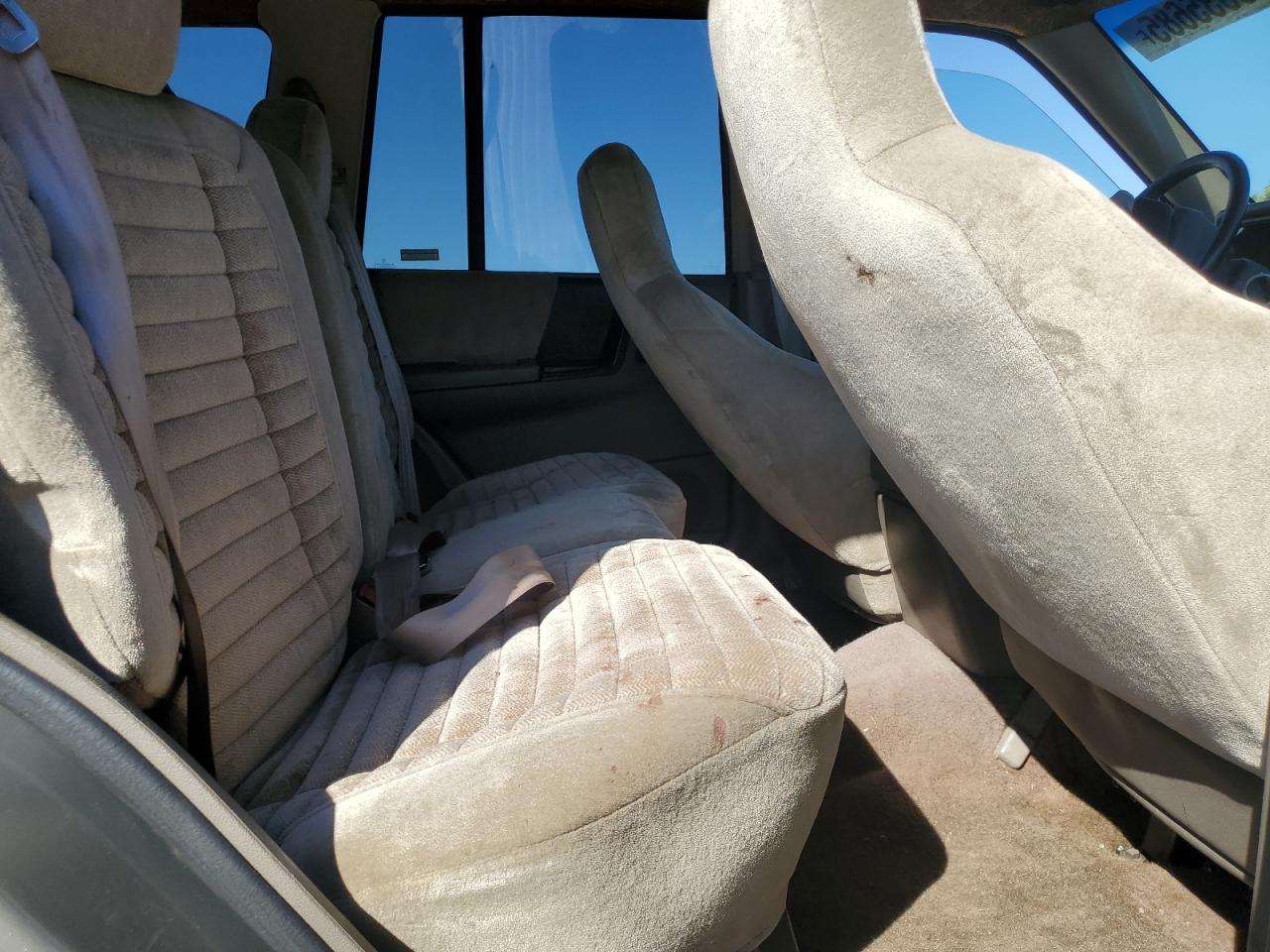 1995 Jeep Grand Cherokee - Image 10
