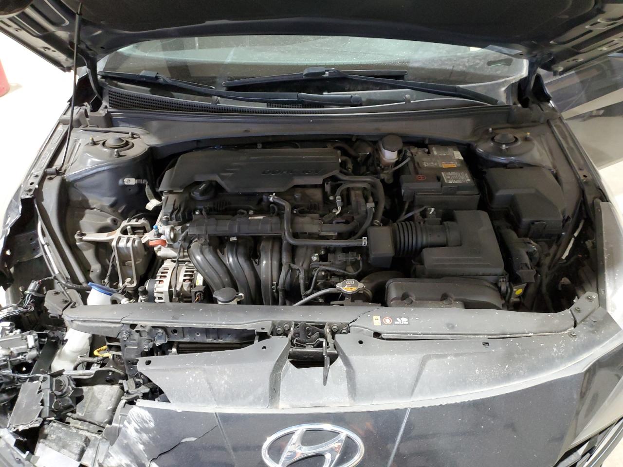 2021 Hyundai Elantra - Image 12