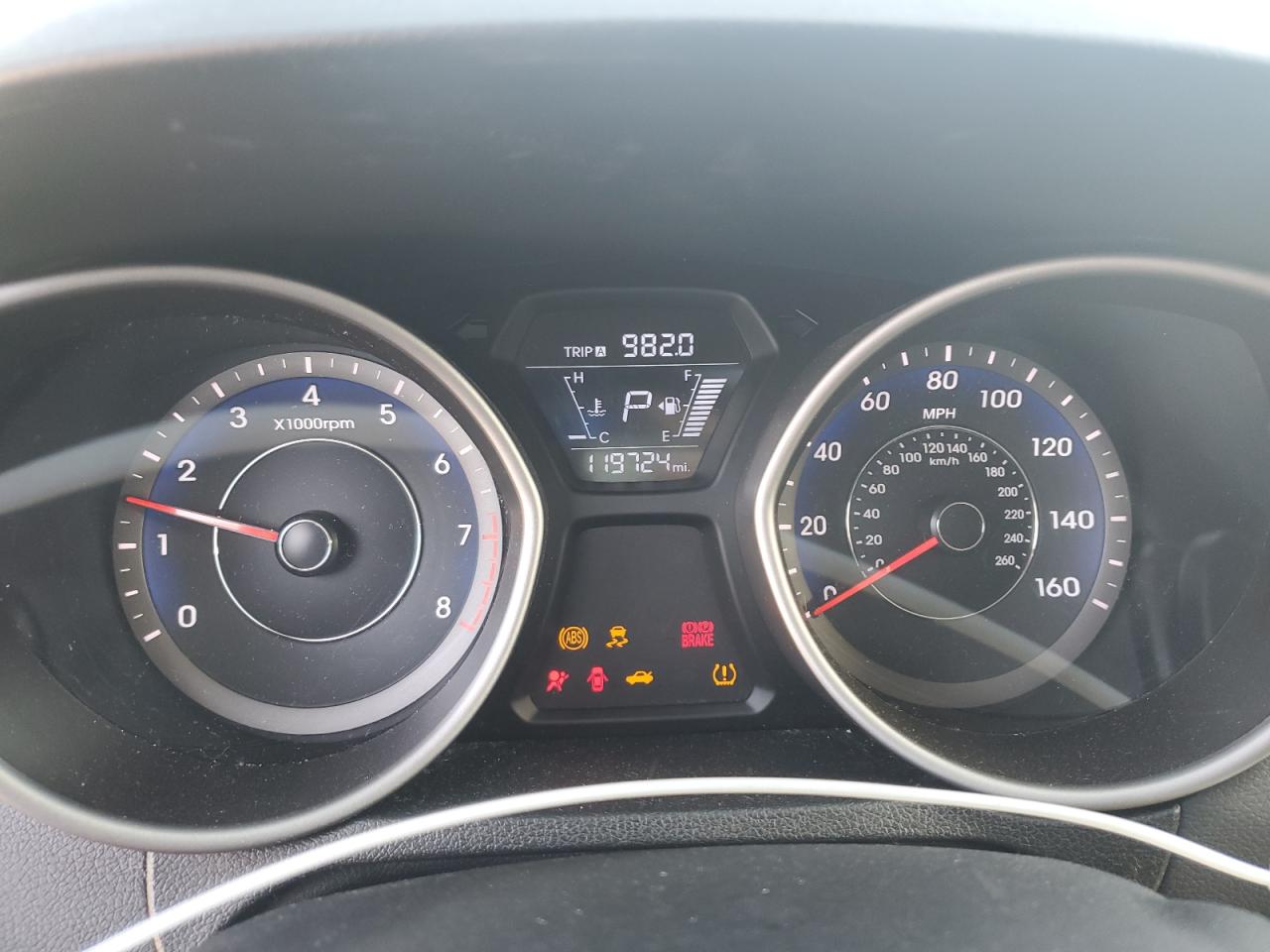 2014 Hyundai Elantra - Image 9