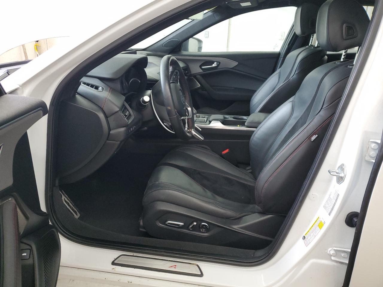 2023 Acura TLX - Image 7