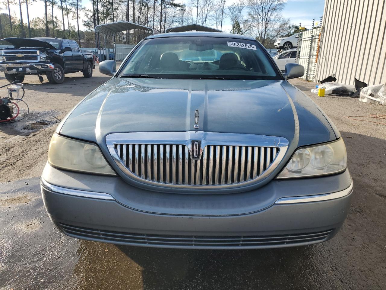 2004 Lincoln Town Car - Image 5