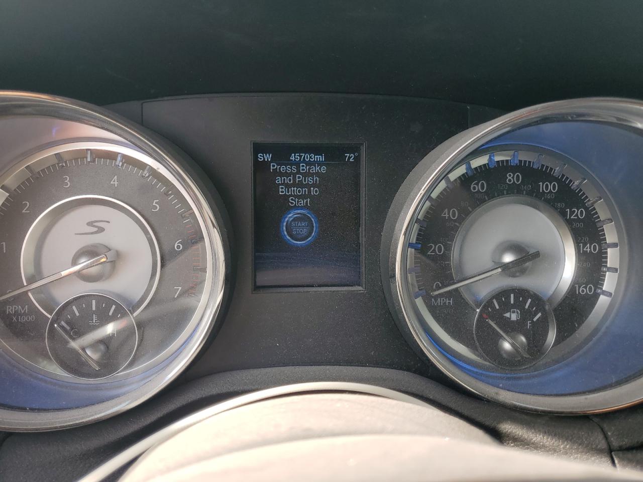 2014 Chrysler 300 - Image 9