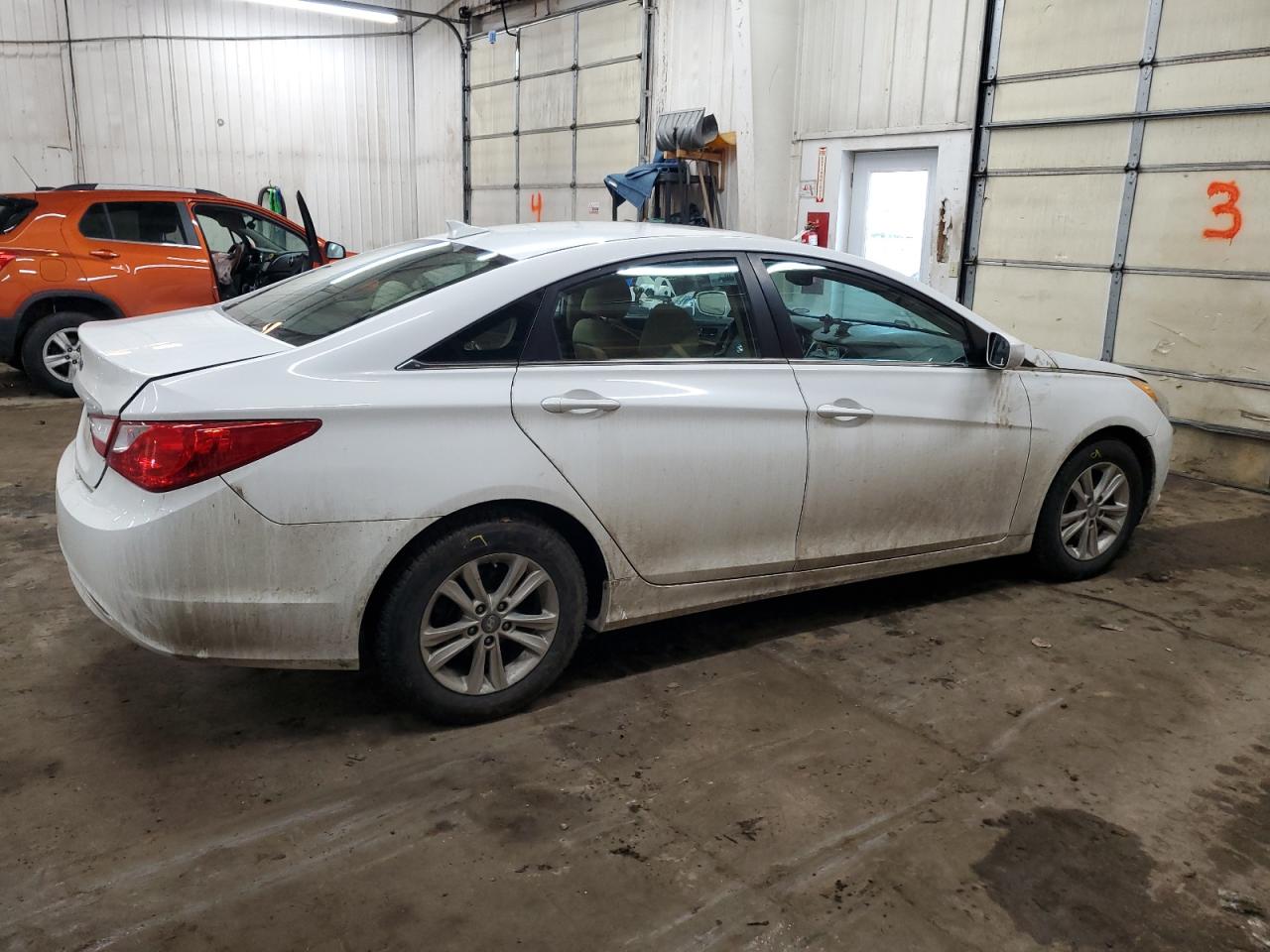 2012 Hyundai Sonata - Image 3