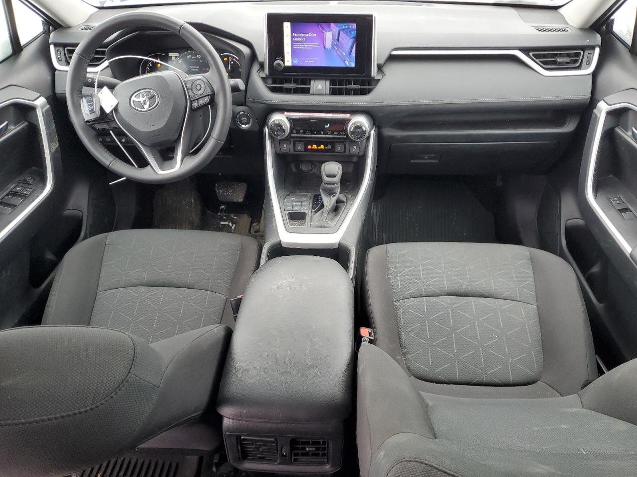 2024 Toyota RAV 4 - Image 8