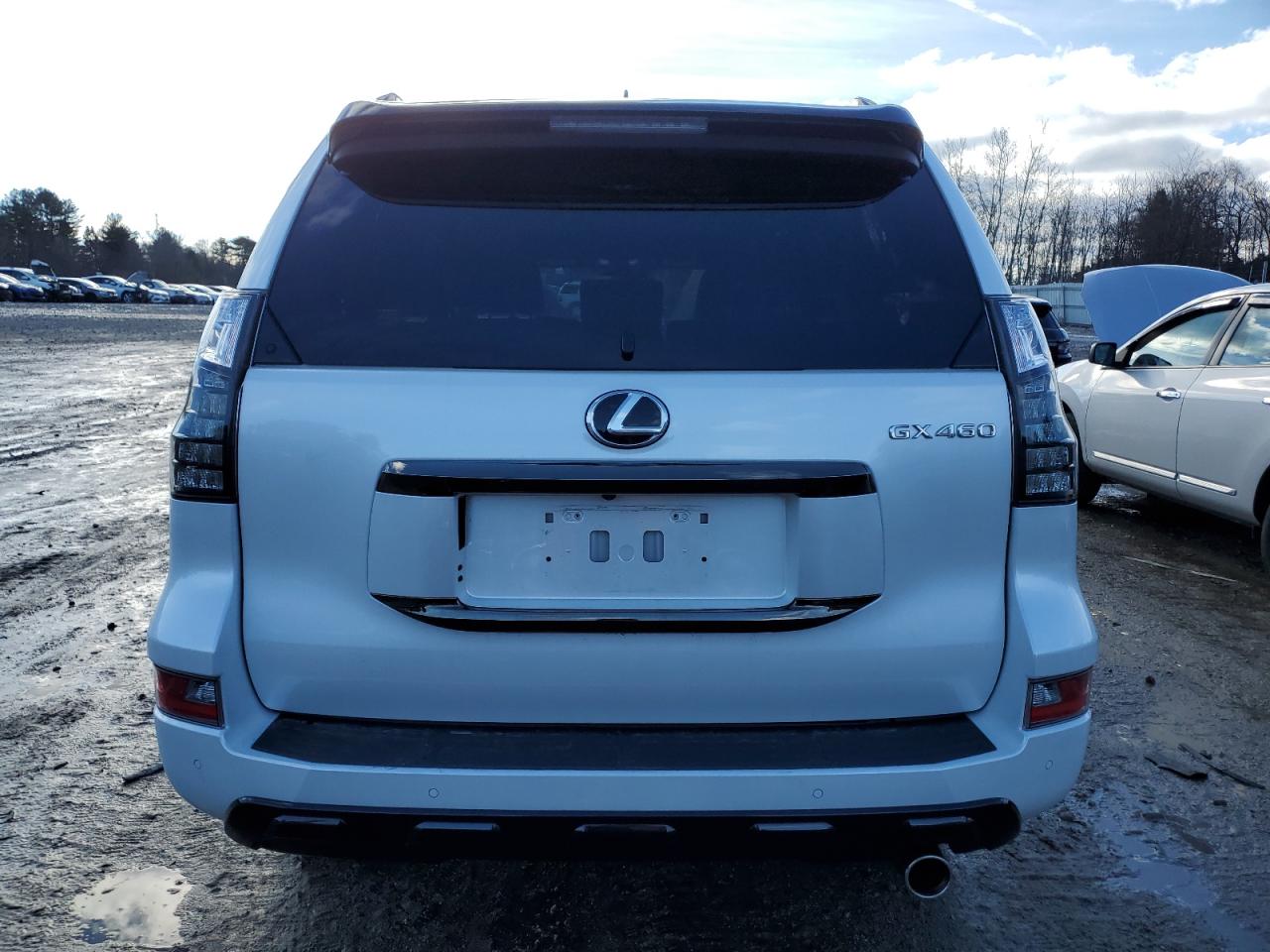 2023 Lexus GX - Image 6