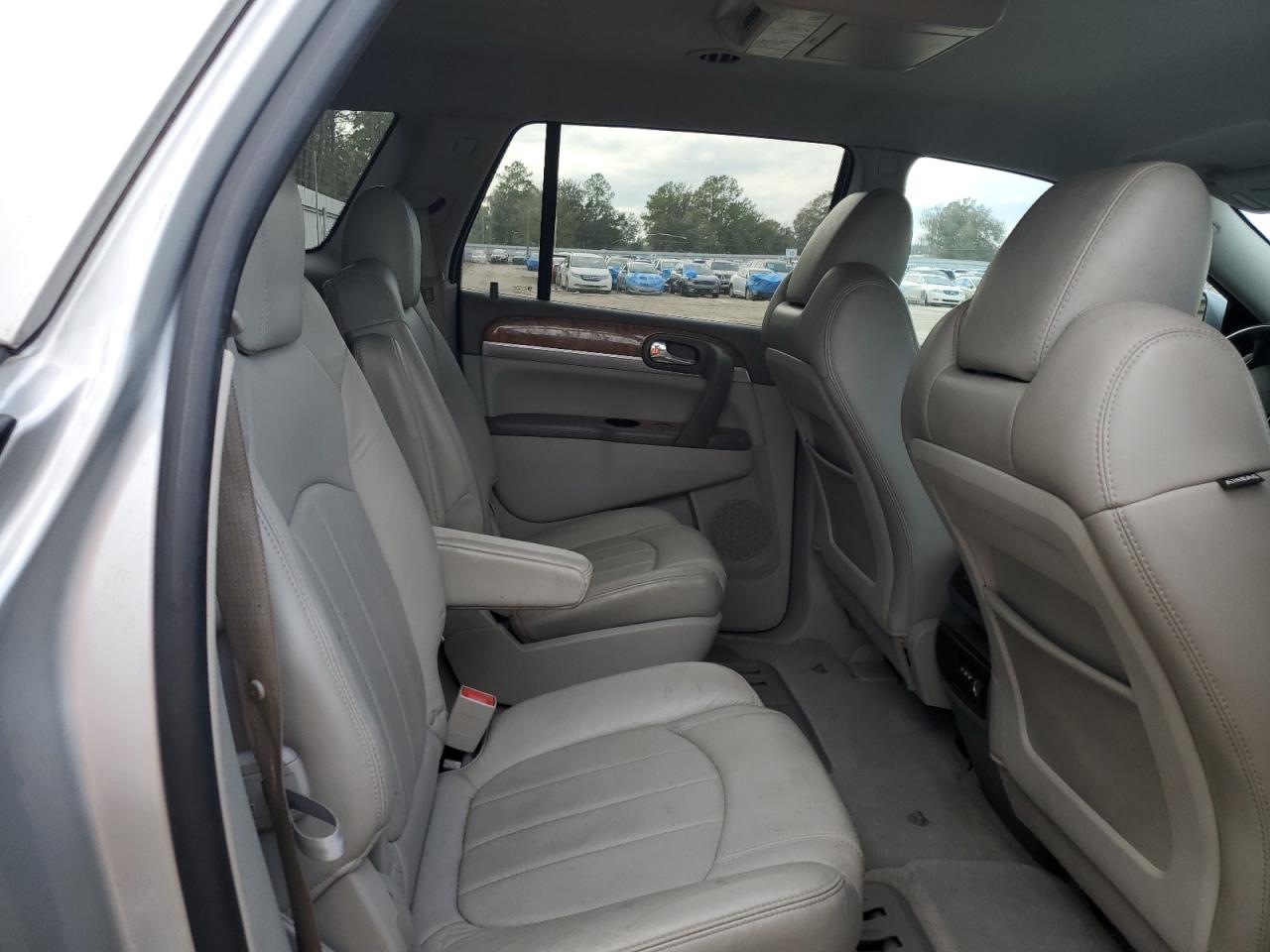 2010 Buick Enclave - Image 11