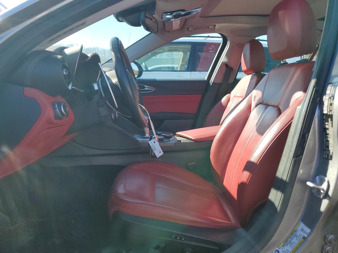 2017 Alfa Romeo Giulia - Image 7