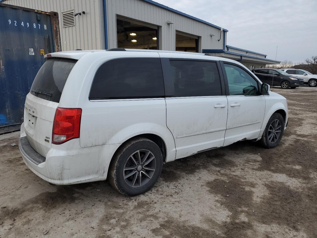 2017 Dodge Caravan - Image 3