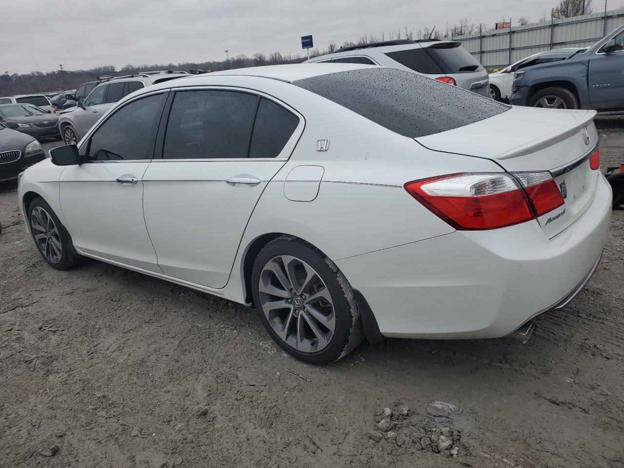 2015 Honda Accord - Image 2