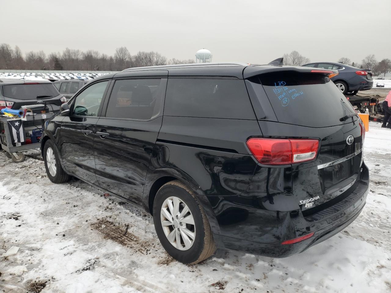 2018 Kia Sedona - Image 2
