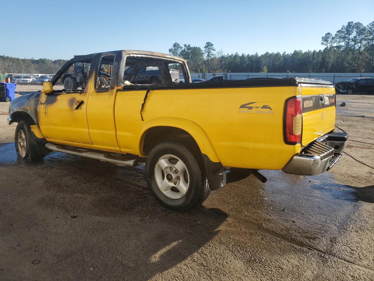2000 Nissan Navara (Frontier) - Image 2