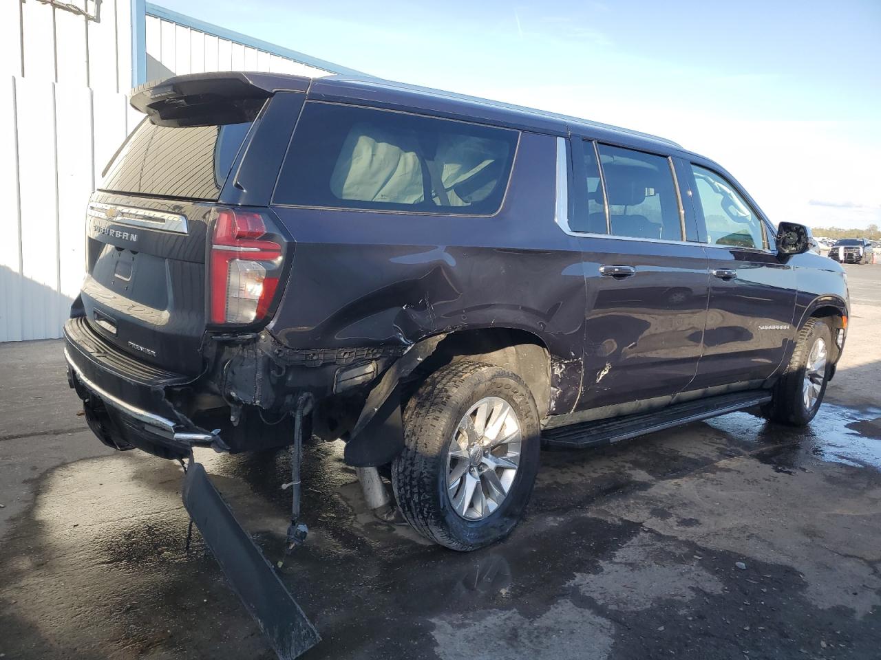 2023 Chevrolet Suburban - Image 3