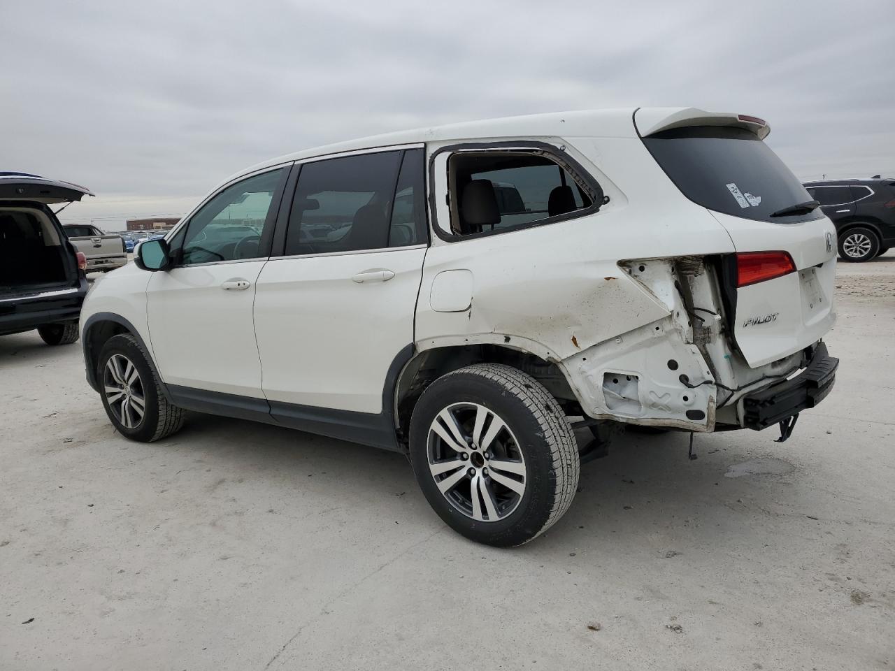 2017 Honda Pilot - Image 2