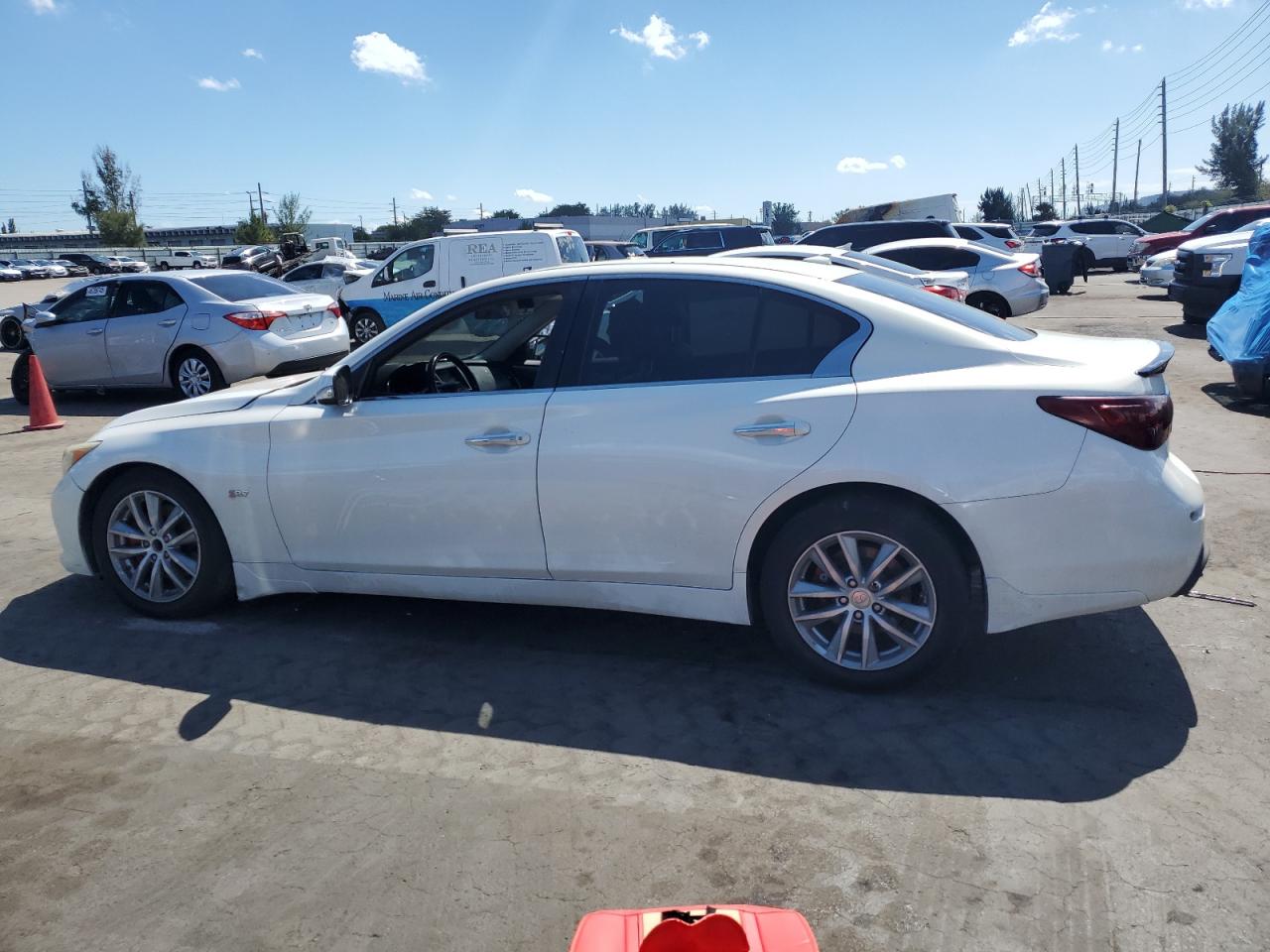2015 Infiniti Q50 - Image 2