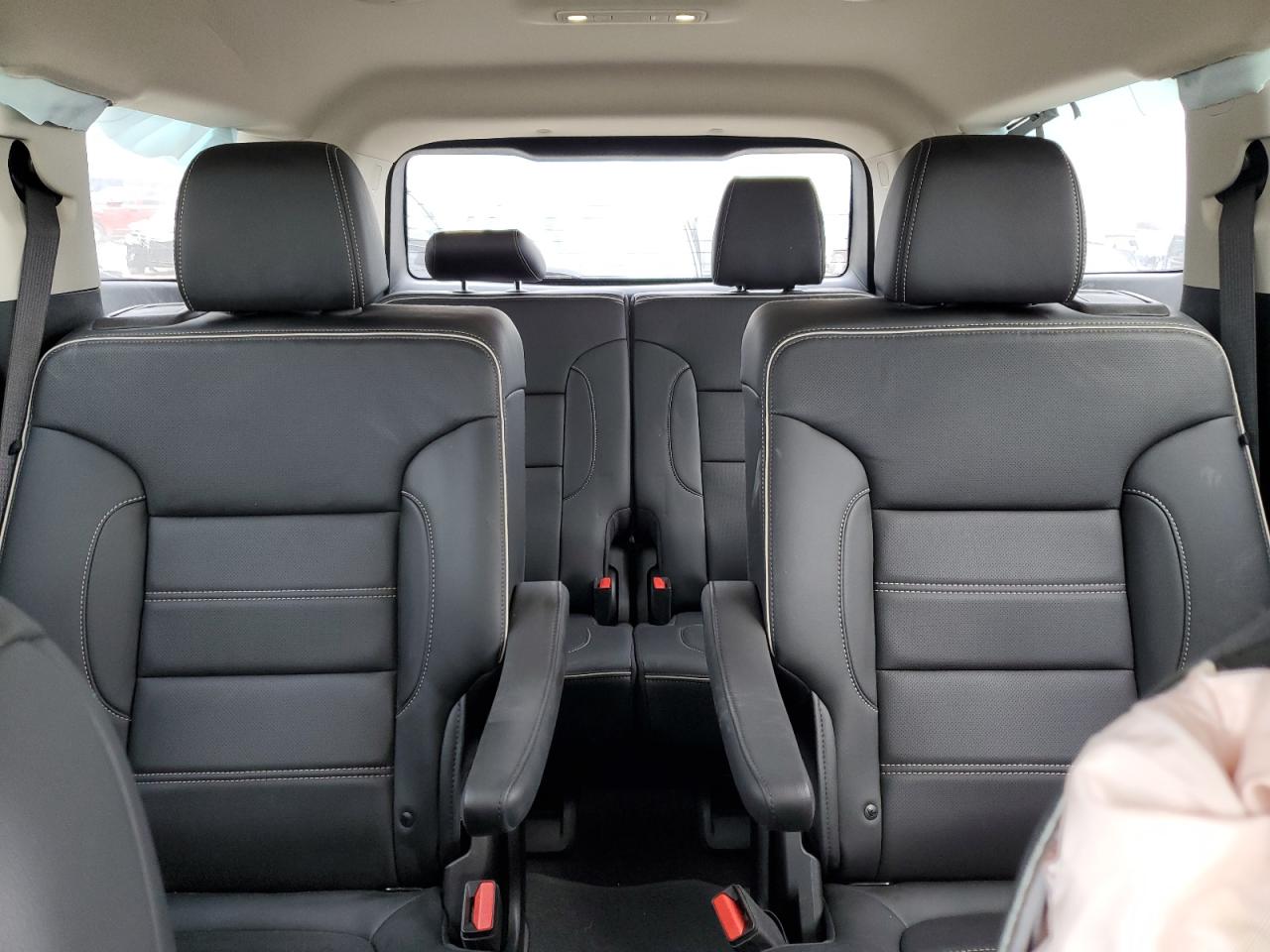 2021 GMC Acadia - Image 10