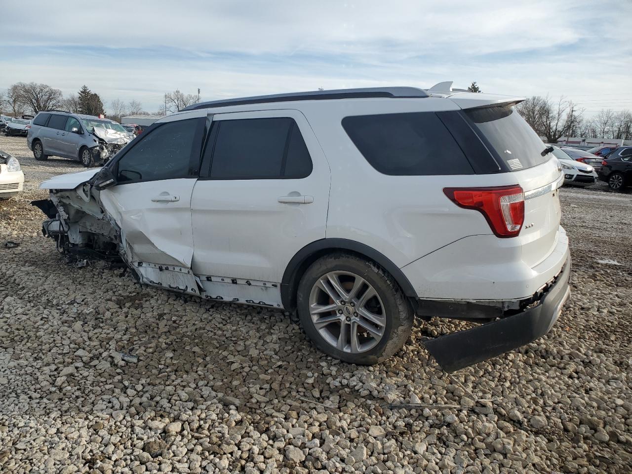 2017 Ford Explorer - Image 2