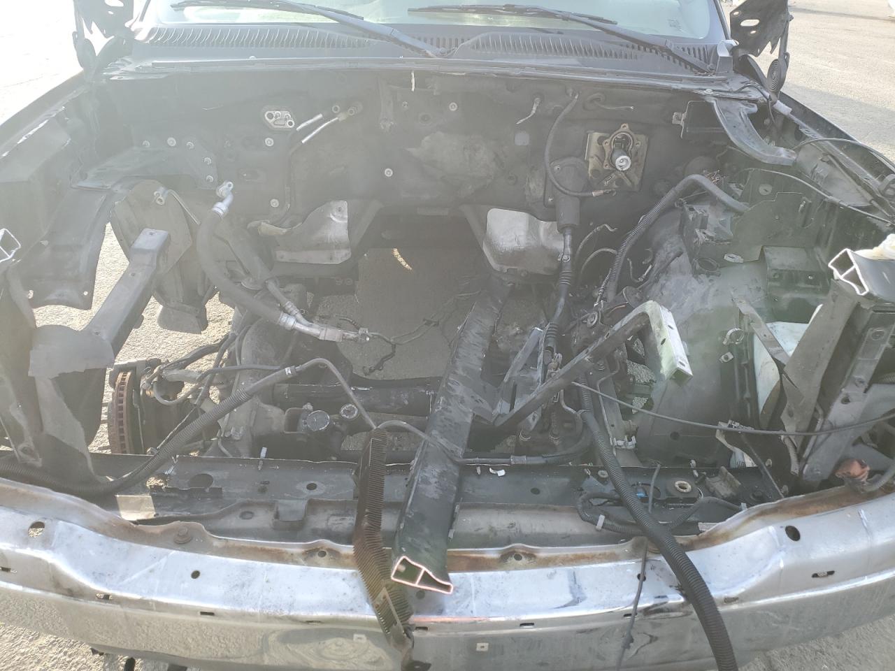 2004 GMC Yukon - Image 12