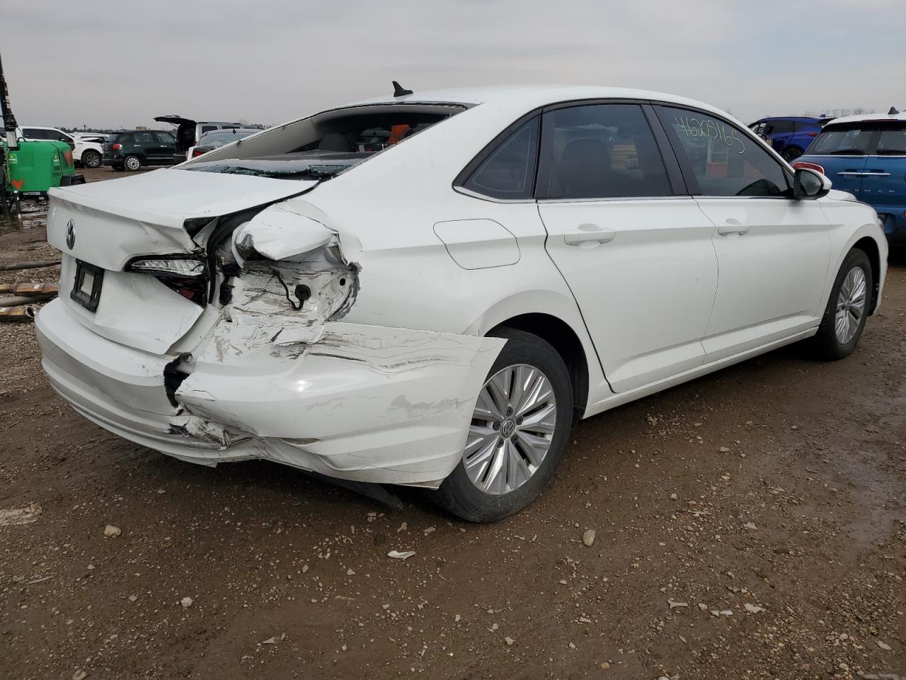2019 Volkswagen Jetta - Image 3