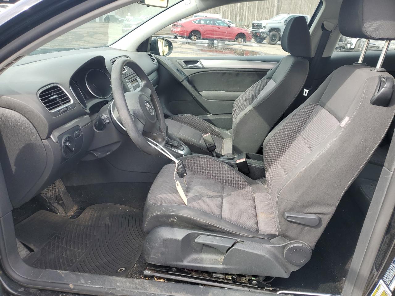 2010 Volkswagen Golf - Image 7