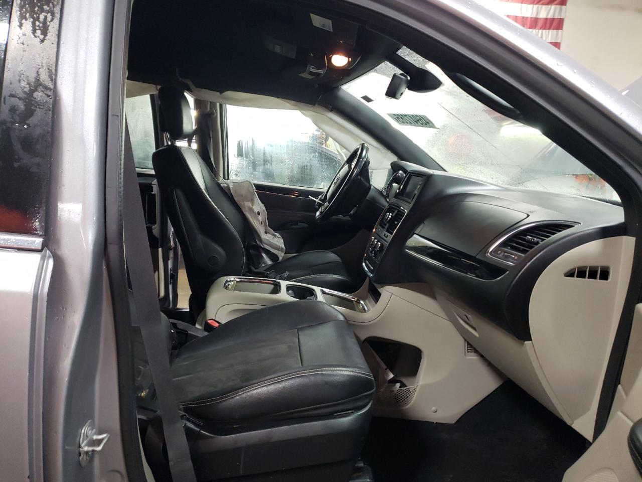 2019 Dodge Caravan - Image 7