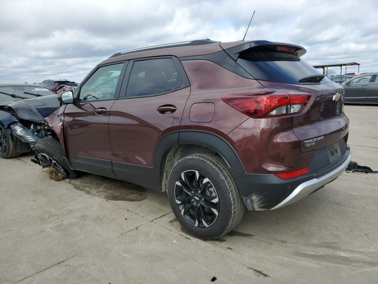 2022 Chevrolet TrailBlazer - Image 2