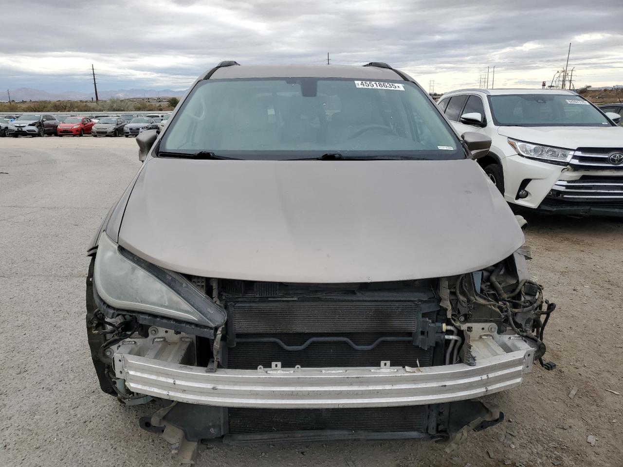2017 Chrysler Pacifica - Image 5