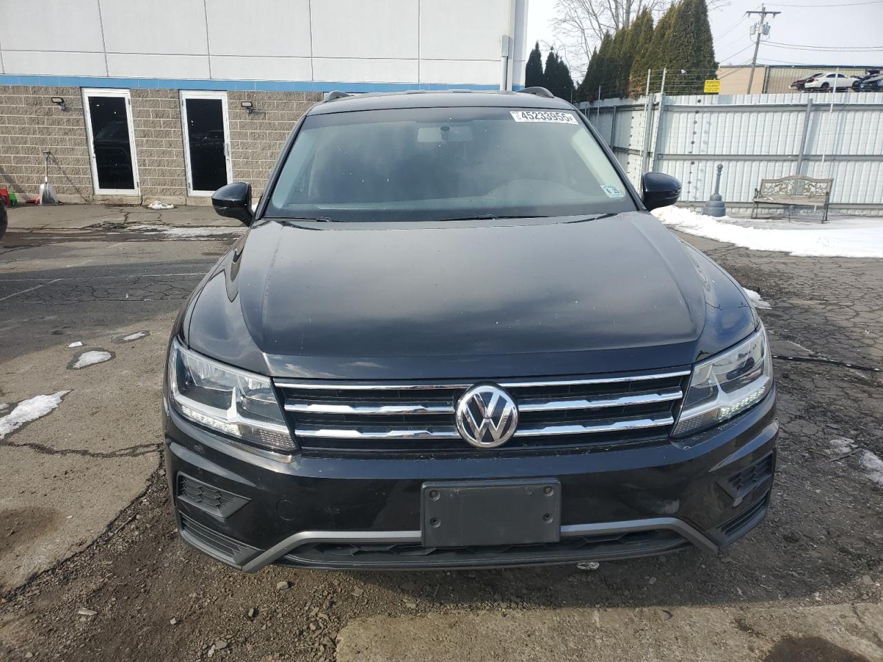 2020 Volkswagen Tiguan - Image 5