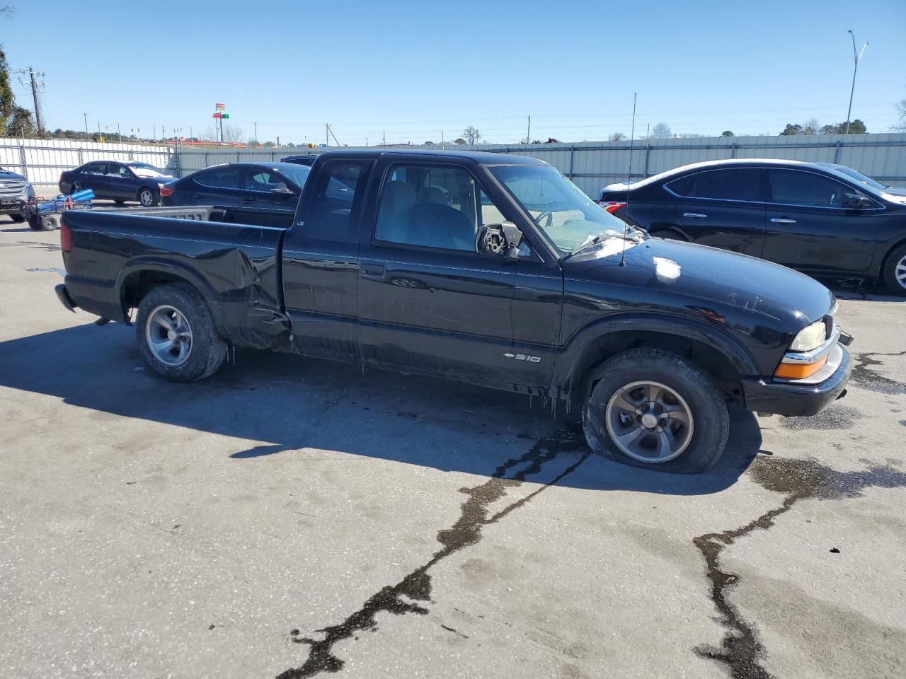 2002 Chevrolet S-10 Pickup - Image 4