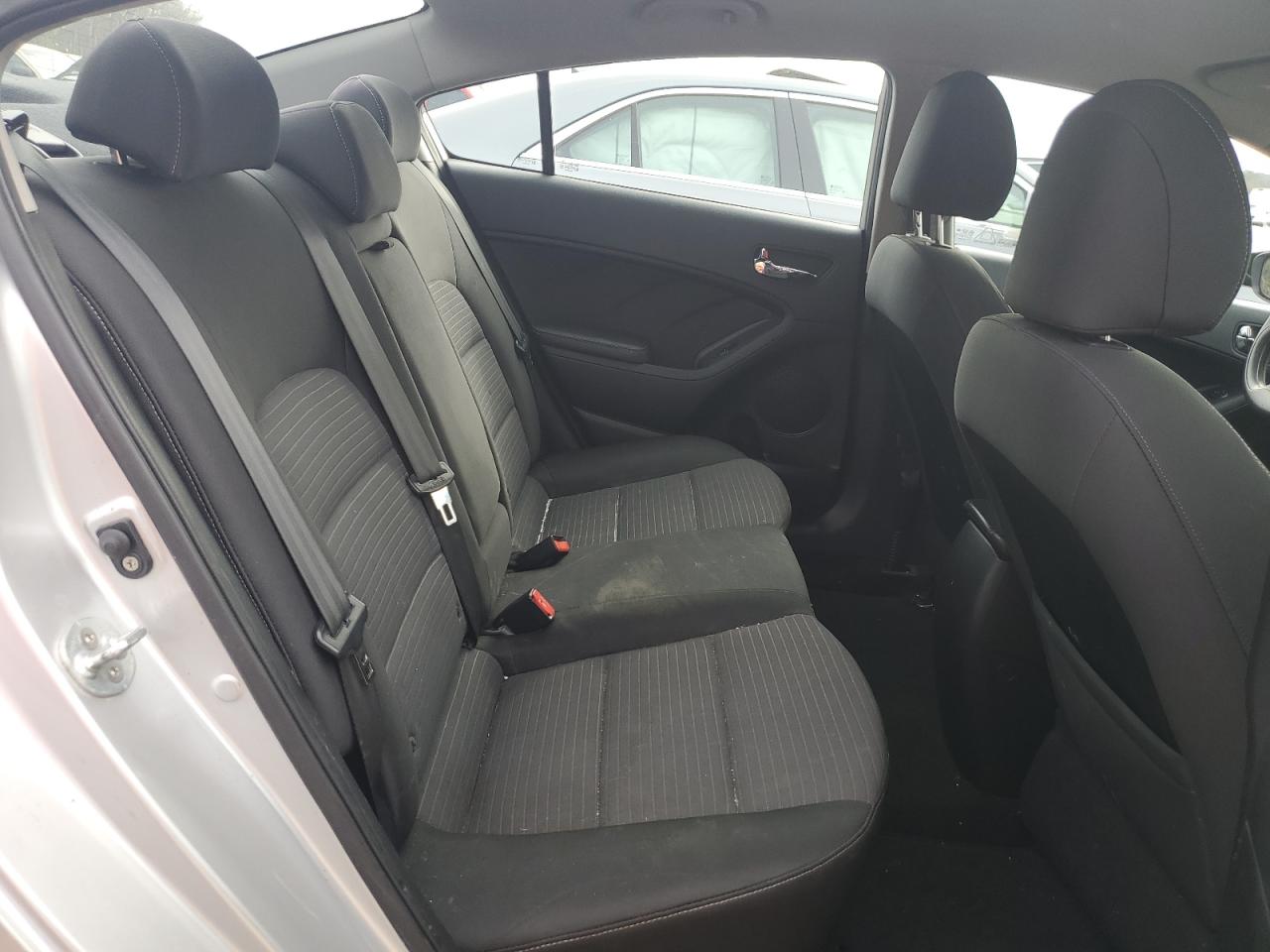 2015 Kia Forte - Image 10