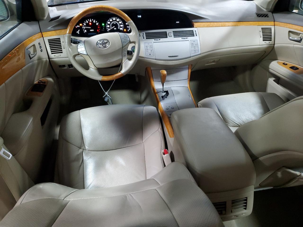 2007 Toyota Avalon - Image 8