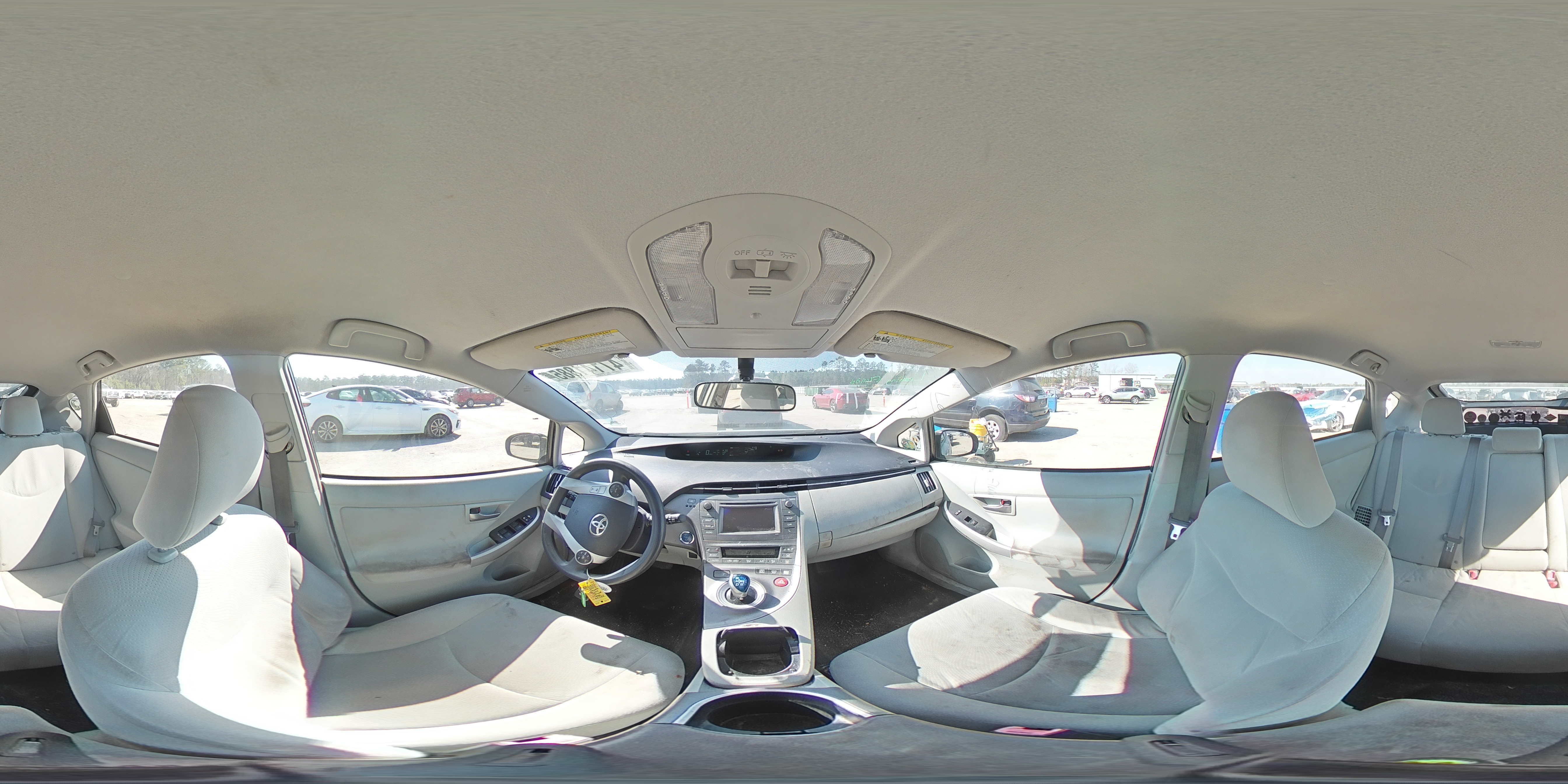 2013 Toyota Prius - Image 13