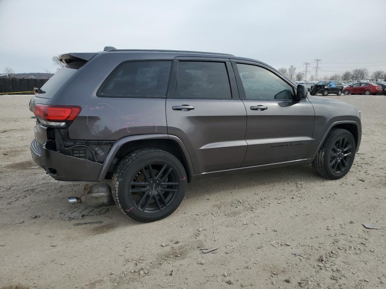 2018 Jeep Grand Cherokee - Image 3